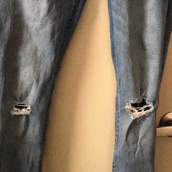 Distressed Jeans 👖 - Picture 2 of 3